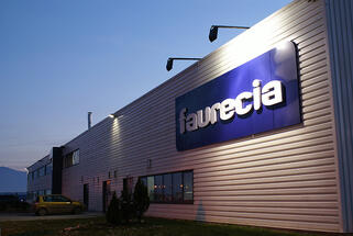 Grupul francez Faurecia deschide o nouă fabrică de componente auto în România