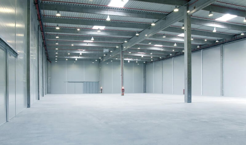 Cererea de spații logistice și industriale din România scade la nouă luni cu 20%