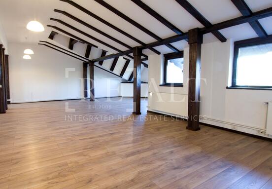 Inchiriere casa, vila 7 camere | Individuala, Renovata, Curte | Campul Pipera